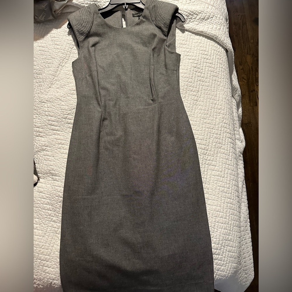 NWT gray business dress Banana Republic size 4